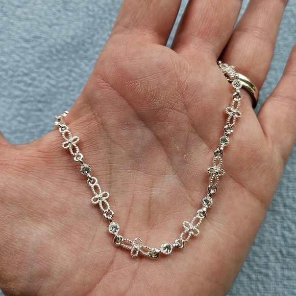 Avon Set Of Three Shimmering Anklets Set, Silvertone, Rhinestones, NIB - Picture 4 of 13